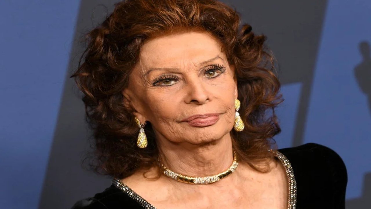 Evinin banyosunda düşen Sophia Loren hastaneye kaldırıldı