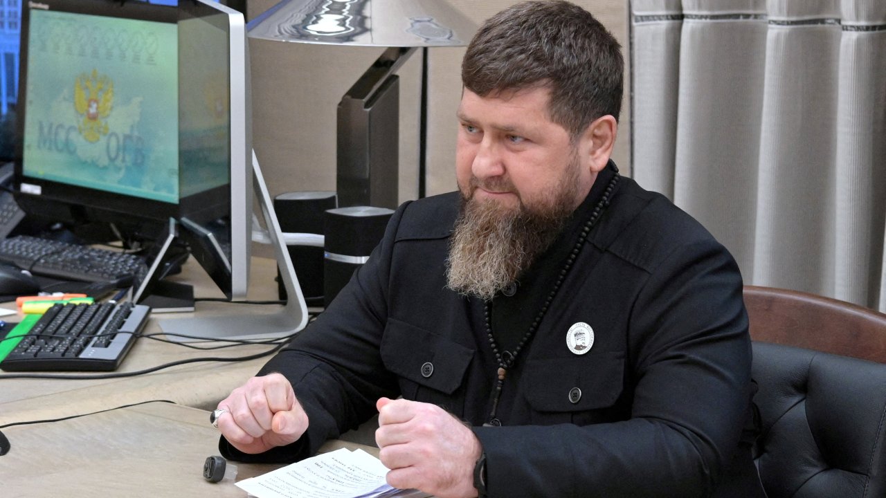 Çeçen lider Kadirov, mahkum dövdüğü için oğluyla gurur duyduğunu söyledi
