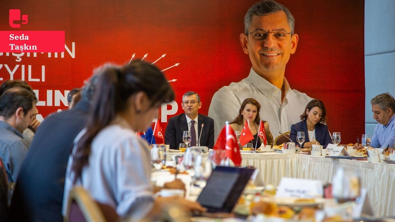 Özgür Özel gazetecilerle bir araya geldi:  ‘İstifa olursa, ‘genel başkanın vekilidir’ tezine dayanan bir istifa olmayacak’