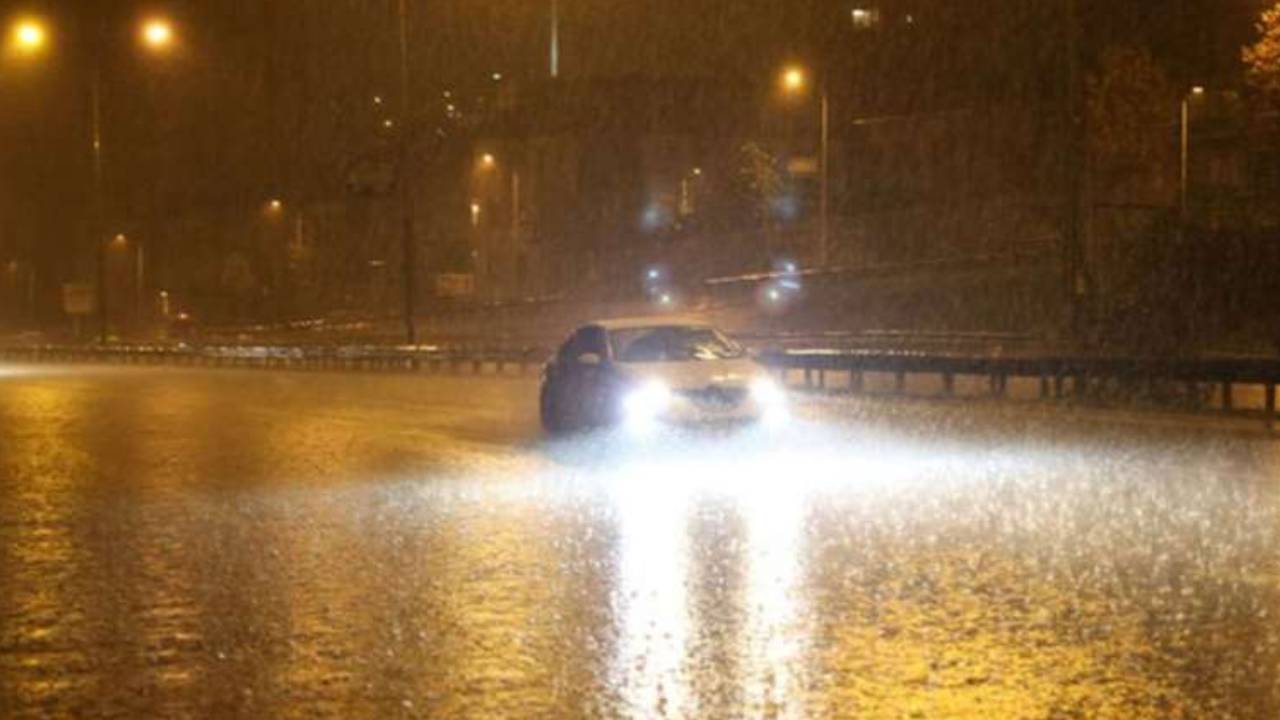 İstanbul'da sağanak etkili olmaya başladı
