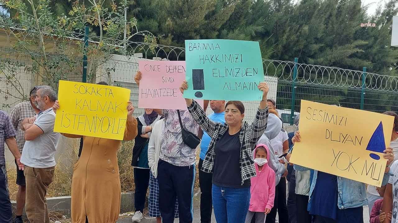 İzmir'deki depremzedeler konteynerlerden çıkarılıyor