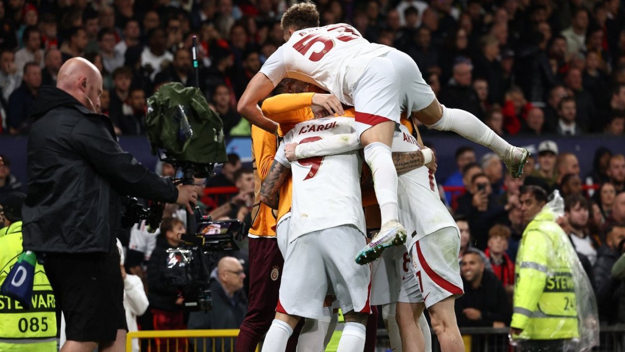 Galatasaray'ın zaferi İngiliz basınında: 'Manchester United 30 yıl sonra kendi sahasında cehennemi gördü'