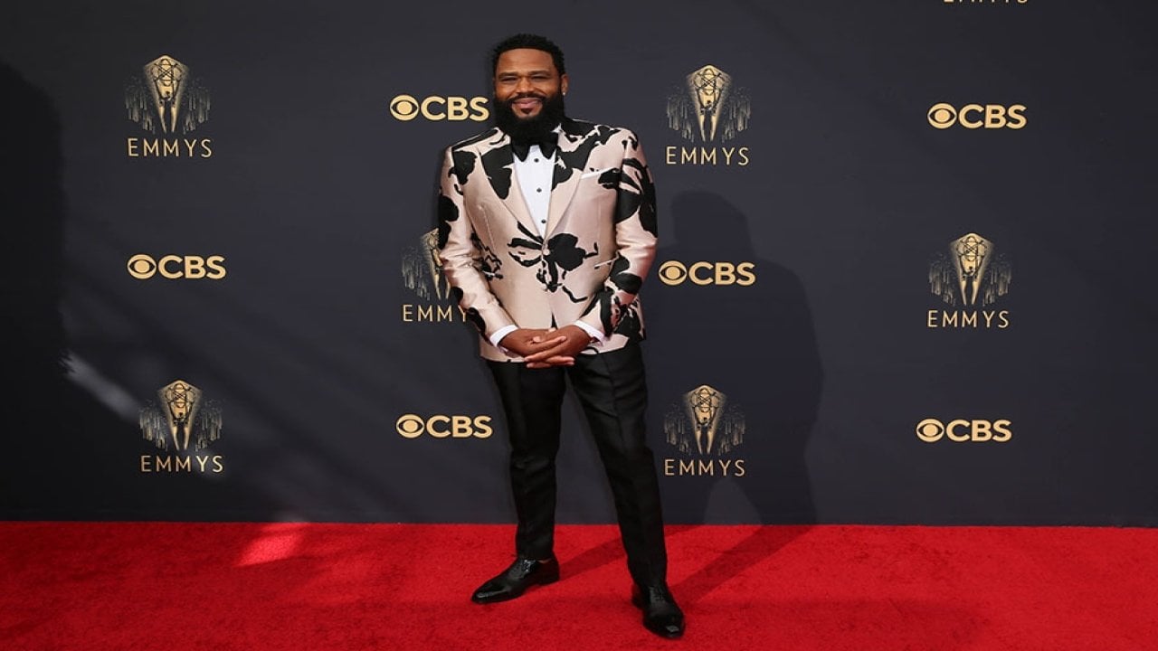 Hollywood grevi nedeniyle ertelenmişti: 75'nci Emmy Ödülleri'ni  Anthony Anderson sunacak