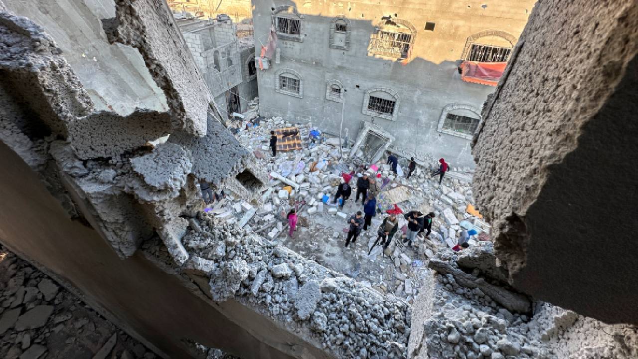 İsrail evlerin yüzde 70'ini yıktı: 'Gazze, 2. Dünya Savaşı'nda ağır bombardımana uğrayan Dresden'le birlikte tarihe geçecek'