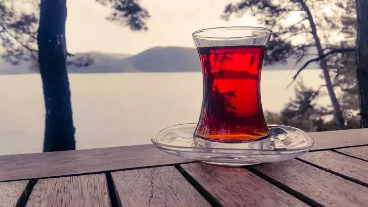 Prof. Dr. Göral: Çayı çok sıcak içmek kanser riski oluşturuyor