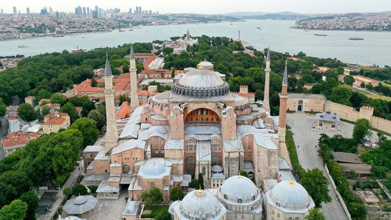 Ayasofya'ya yeni giriş düzenlemesi yürürlüğe girdi