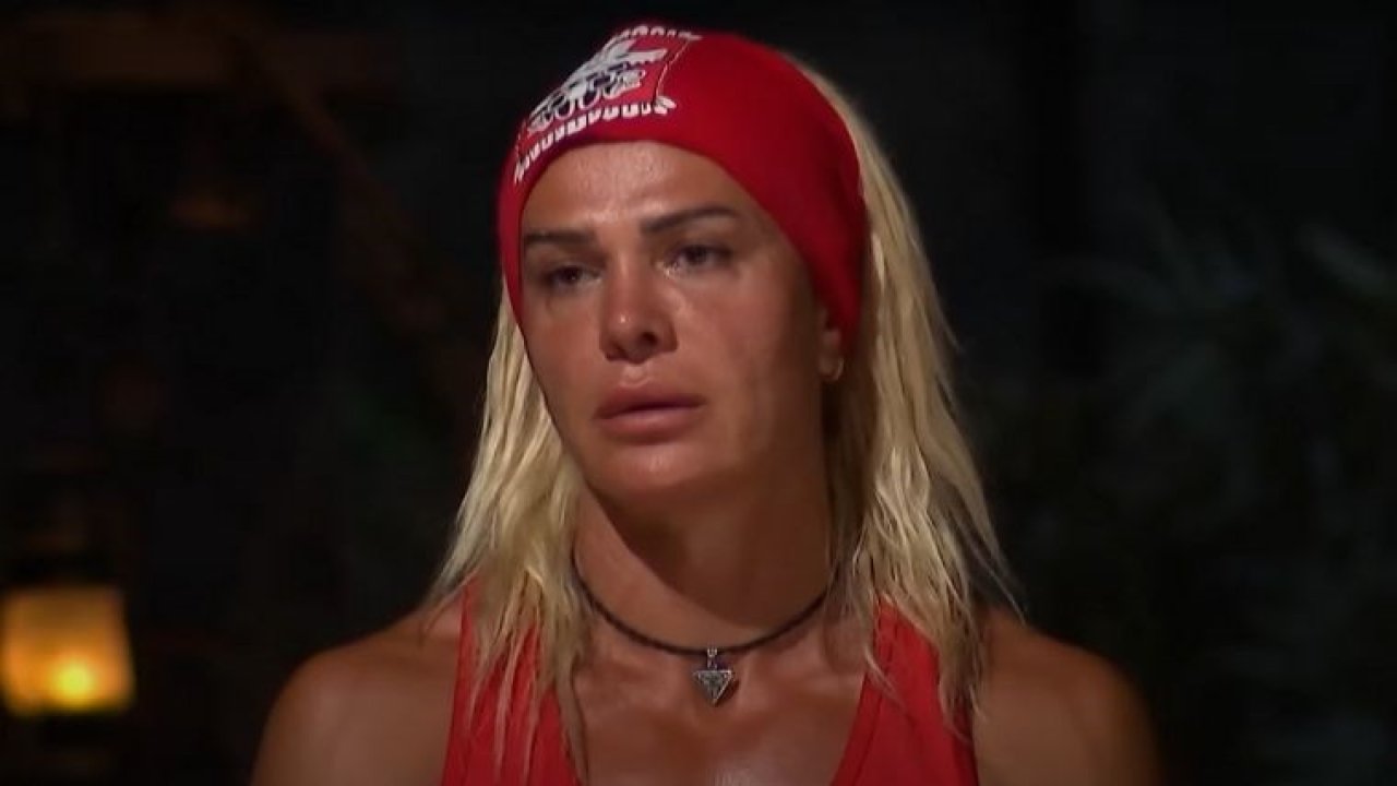 Survivor'da Sahra-Nagihan kavgası gündemde: Sahra diskalifiye mi oldu?