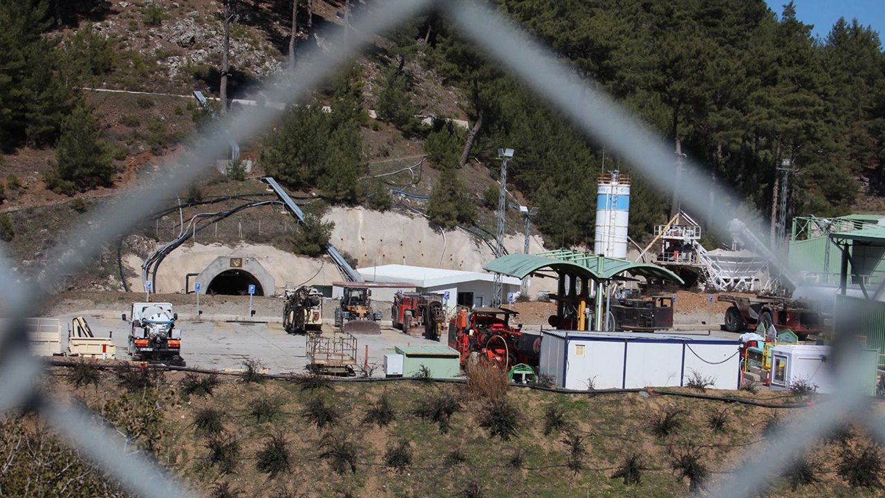 Kanadalı şirketin altın madeni meclis gündeminde: Mahkeme kararına rağmen sondaj sürüyor