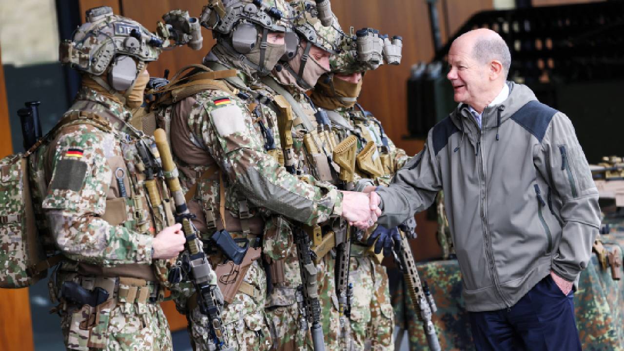 Avrupa'da militarizm dalgası: Almanya, zorunlu askerlik için düğmeye bastı