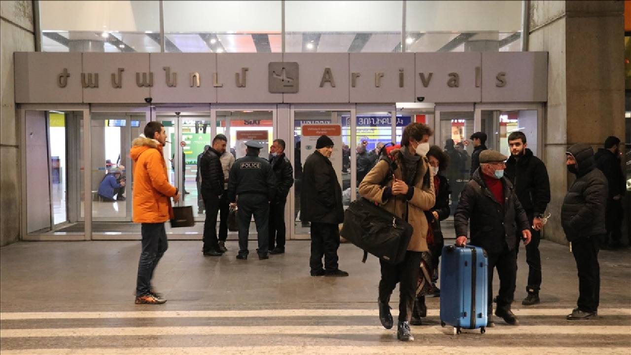 Paşinyan, Erivan'daki havaalanından Rus görevlileri çıkaracağı tarihi açıkladı