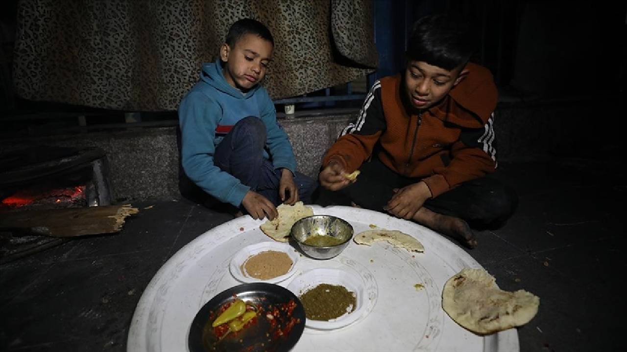 Gazze'de ramazan sofraları boş: 'Yemek yemek istiyoruz, ekmek istiyoruz'