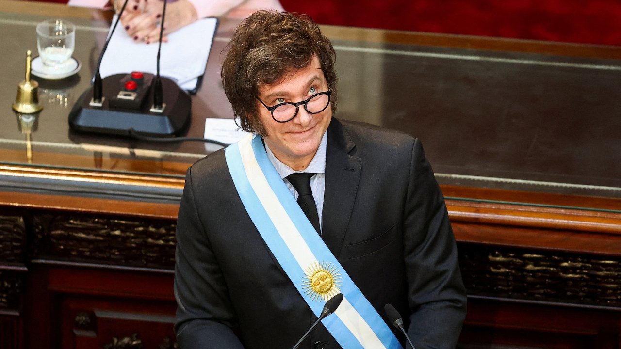 Arjantin Senatosu, Milei'nin 'mega kararnamesini' reddetti