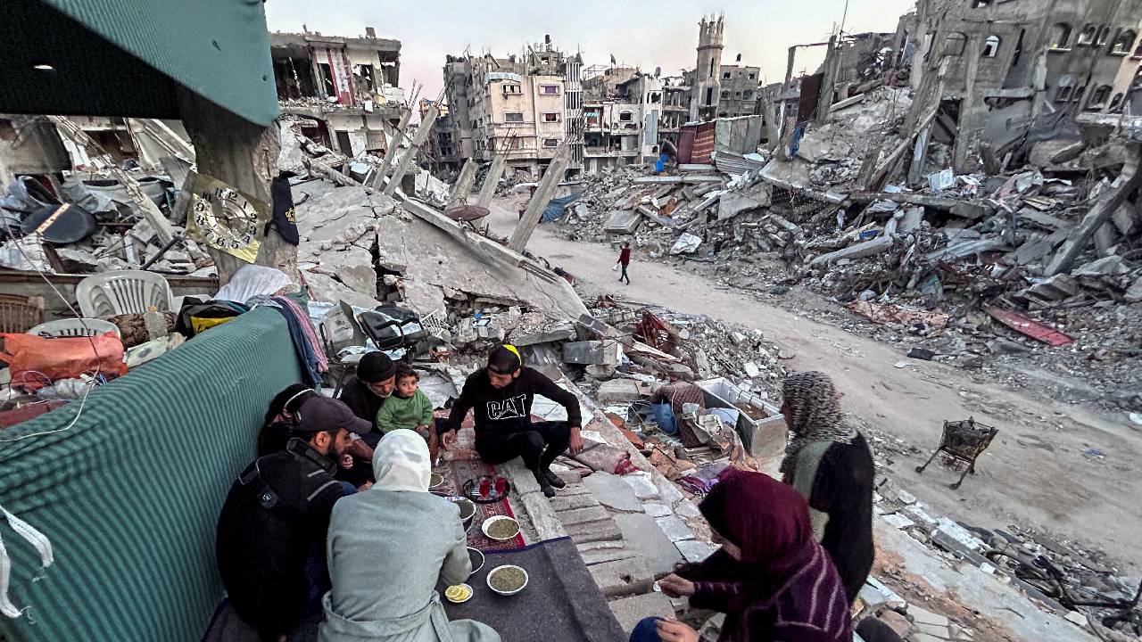 Politico: ABD, Gazze'ye barış gücü konuşlandırılması ve finansmanıyla ilgili görüşmeler yürütüyor