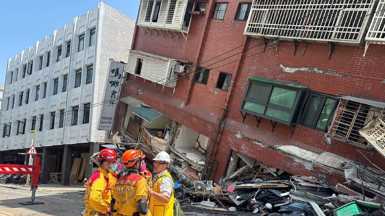Tayvan 7.4 büyüklüğünde depremle sarsıldı: En az 9 ölü, 946 yaralı