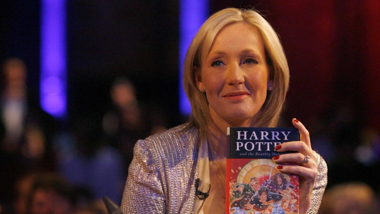 İskoç polisi açıkladı: J.K Rowling'in translara dair yorumları nefret suçu sayılmayacak