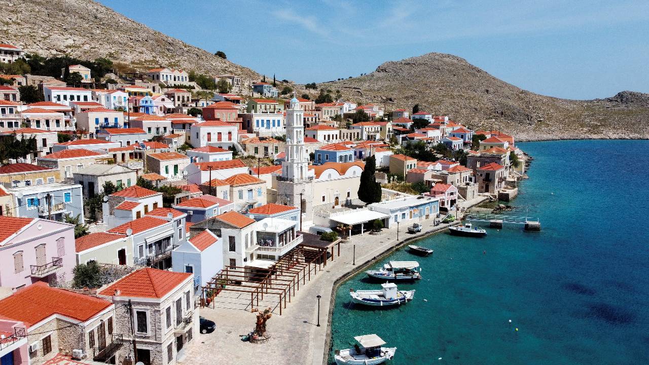 Yunanistan, 5 ada için Türkiye vatandaşlarına ekspres vize vermeye başladı
