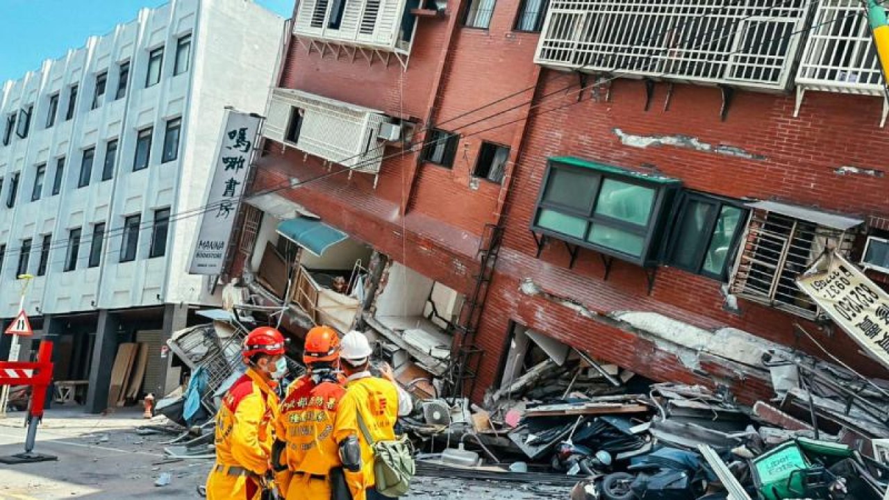 Tayvan'daki 7,4'lük depremde ölü sayısı 13'e yükseldi