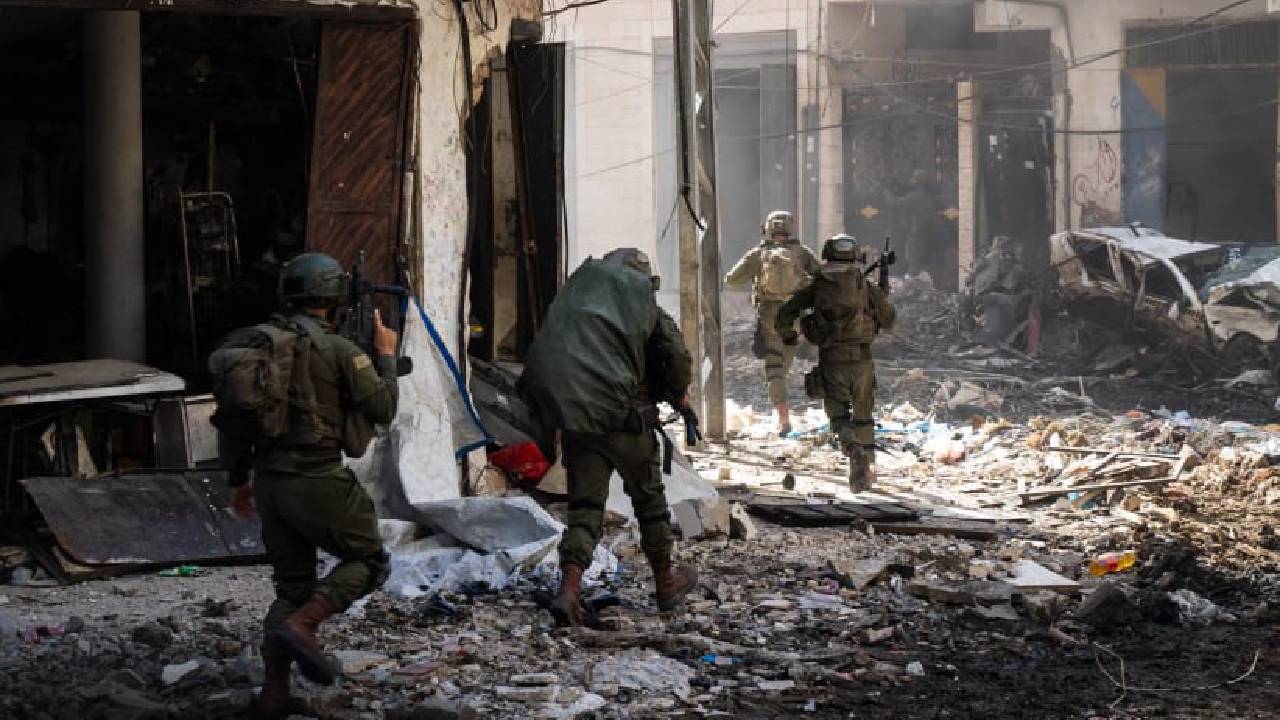 İsrail ordusu: Güney Gazze'deki kara birliklerinin çoğunu geri çektik