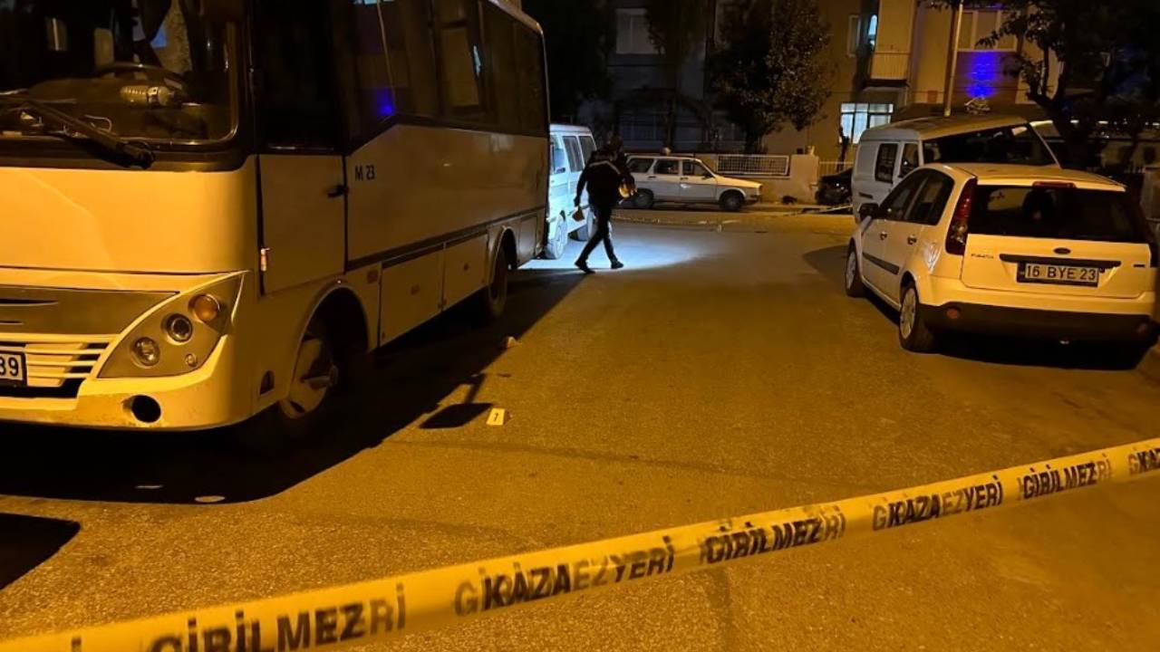 İzmir'de bir kişi, evine giderken motosikletten açılan ateşle öldü