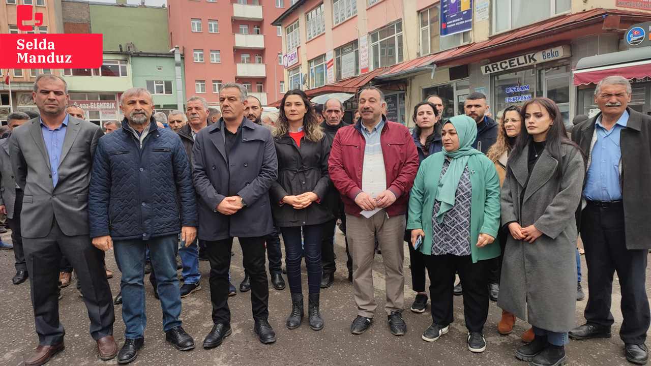 YSK'nin Kars kararı protesto edildi: 'Taşıma seçmenler çıkarıldığında seçimin kazananı DEM Parti'dir'