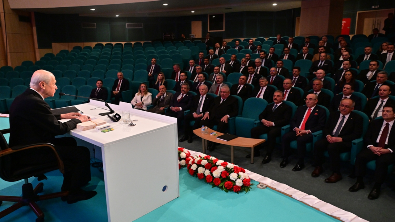 MHP'de kadın politikaları koltuğuna erkek atandı