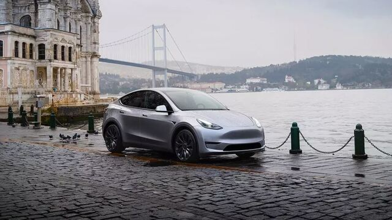 Tesla'nın en ucuz aracı Türkiye'de bugün satışa çıktı