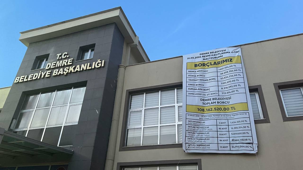 İYİ Parti'den CHP'ye geçen belediyenin borcu açıklandı: Satılan 5 arsa bir 'aile odaklı'
