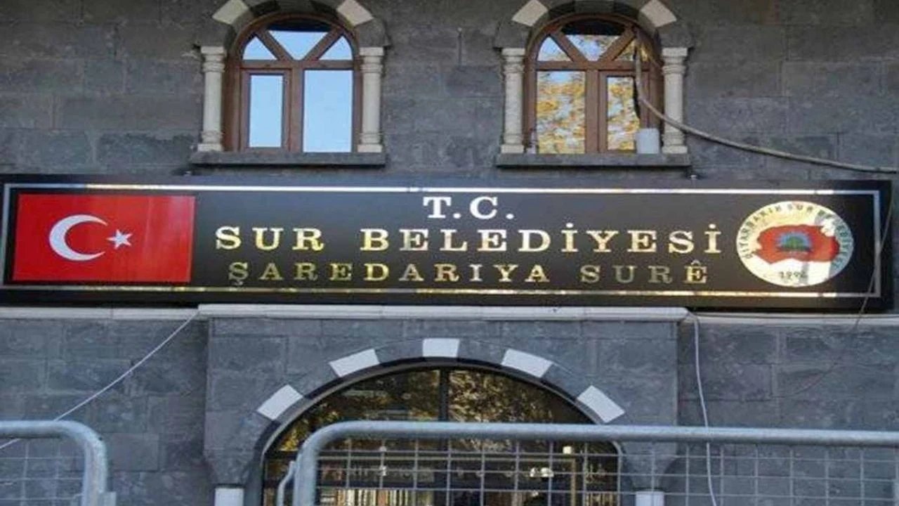 Bakan Tunç duyurdu: Sur Belediyesi'ne soruşturma başlatıldı