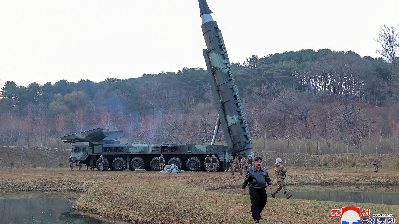 Kuzey Kore, ilk kez 'nükleer tetik' tatbikatı düzenledi
