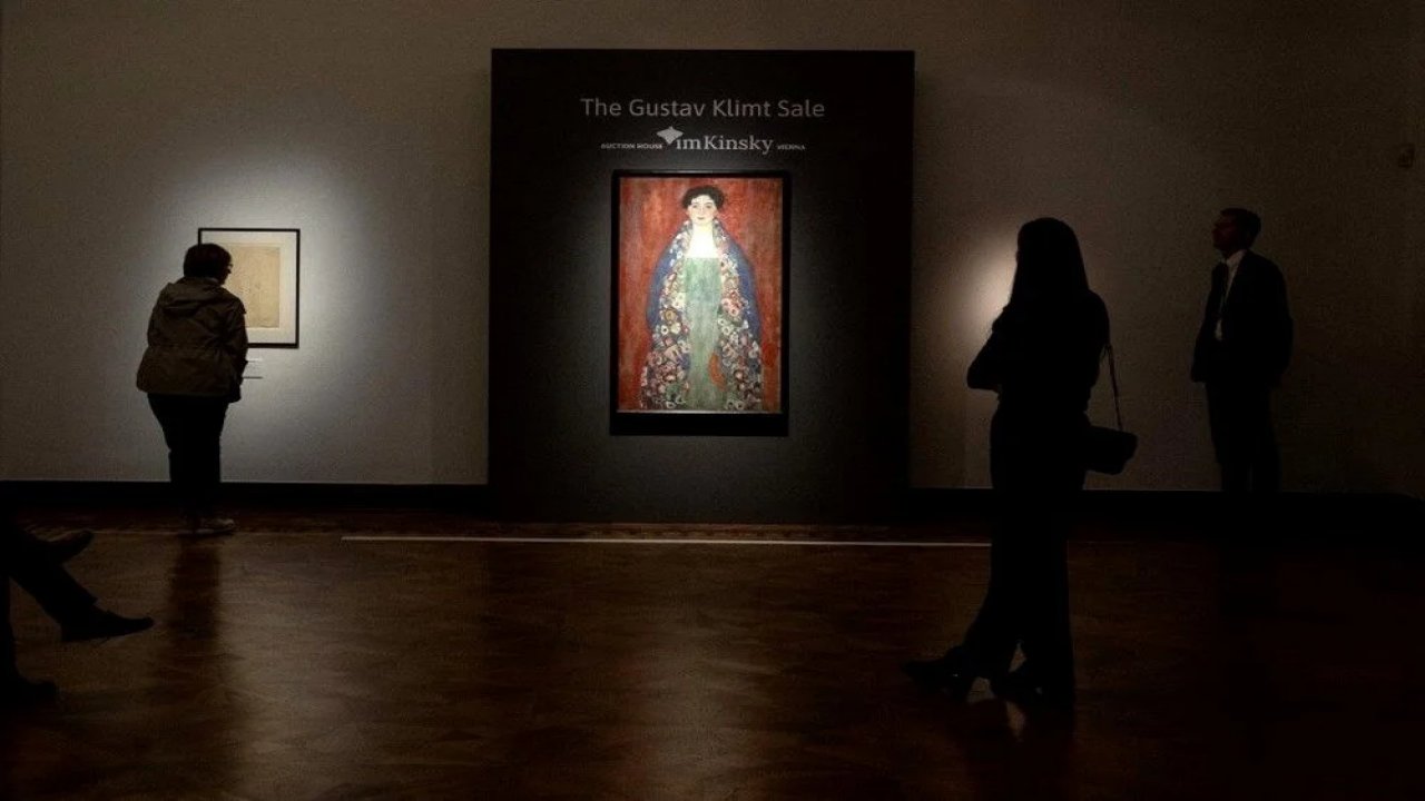 Gustav Klimt'in tablosu 'Bayan Lieser'in Portresi' 32 milyon dolara satıldı