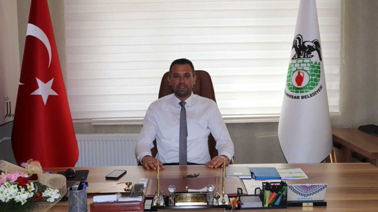 Konya'da seçim kazanan Yeniden Refah Partili belediye başkanı, partisinden istifa etti