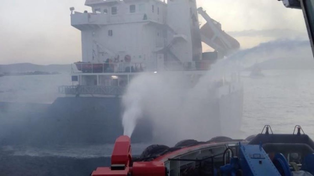 Çanakkale Boğazı'nda kuru yük gemisinde yangın çıktı: Bir yaralı