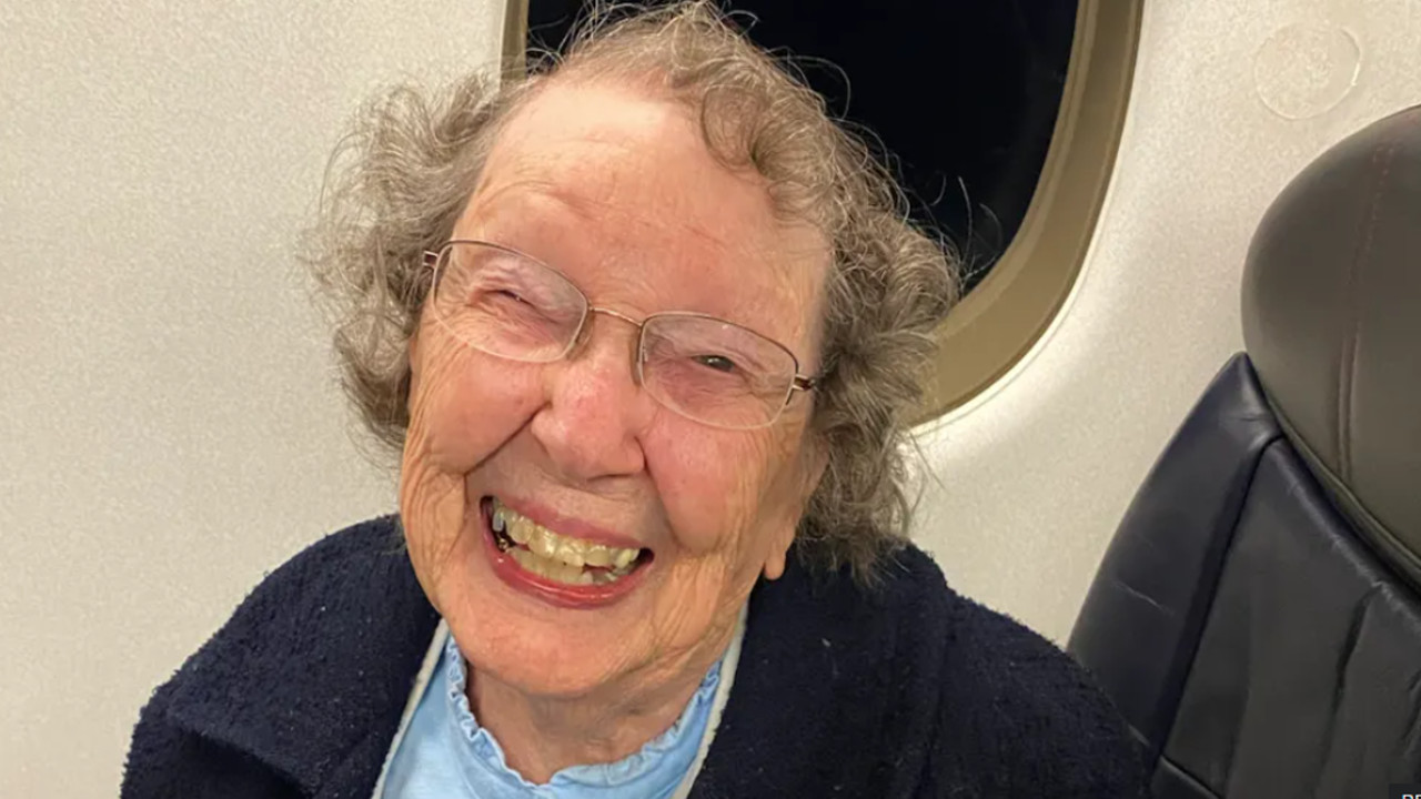 Havayolu, 101 yaşındaki kadının doğum tarihini algılamayıp 100 yıl ileri attı