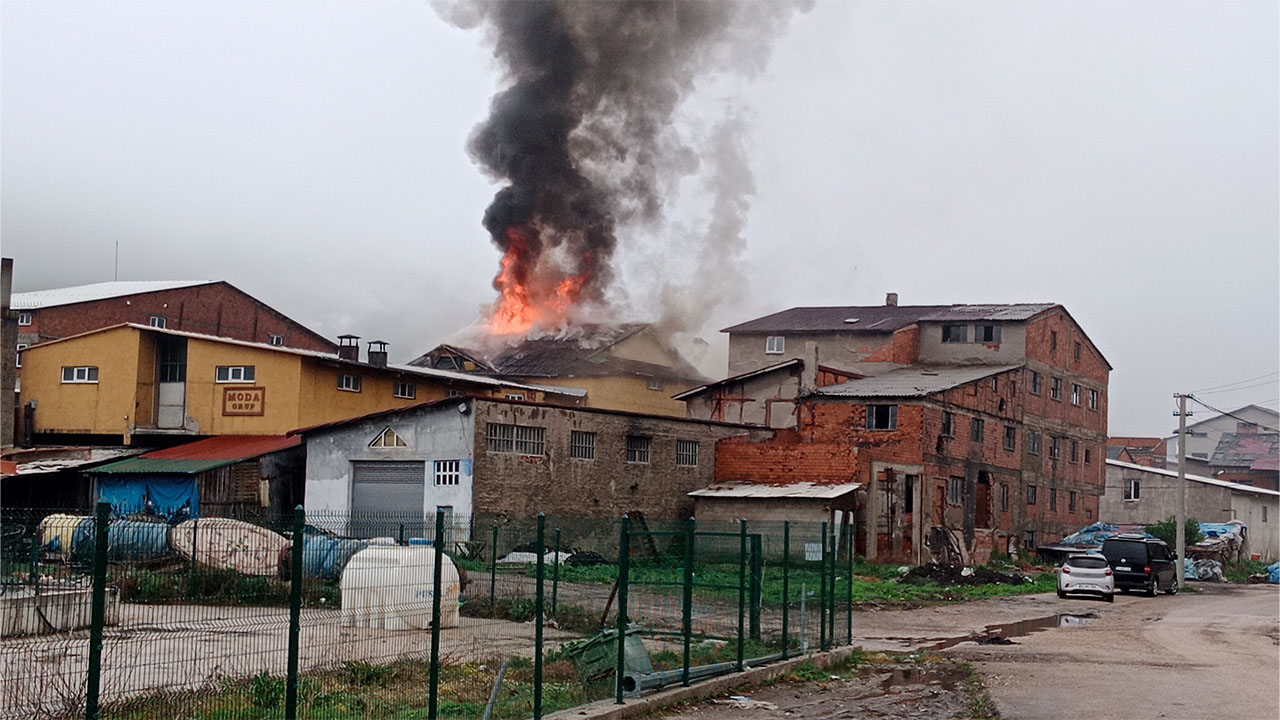 Bolu'da deri fabrikasında yangın