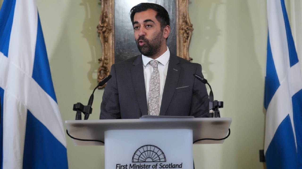 Britanya genel seçimlerini etkileyecek karar: İskoçya'da 'ilk Müslüman başbakan' Yousaf istifa etti
