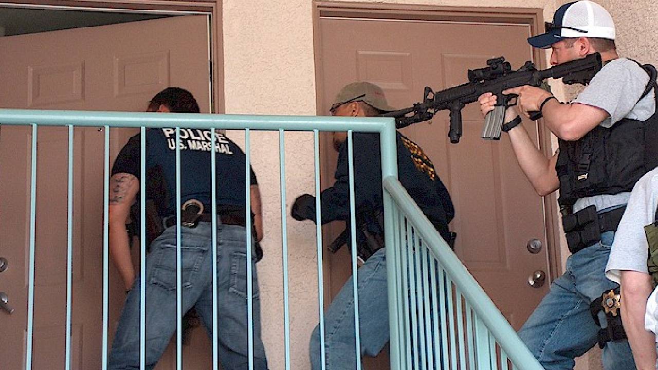 Silahlanma cenneti ABD'de polise son 30 yılın en kanlı saldırısı