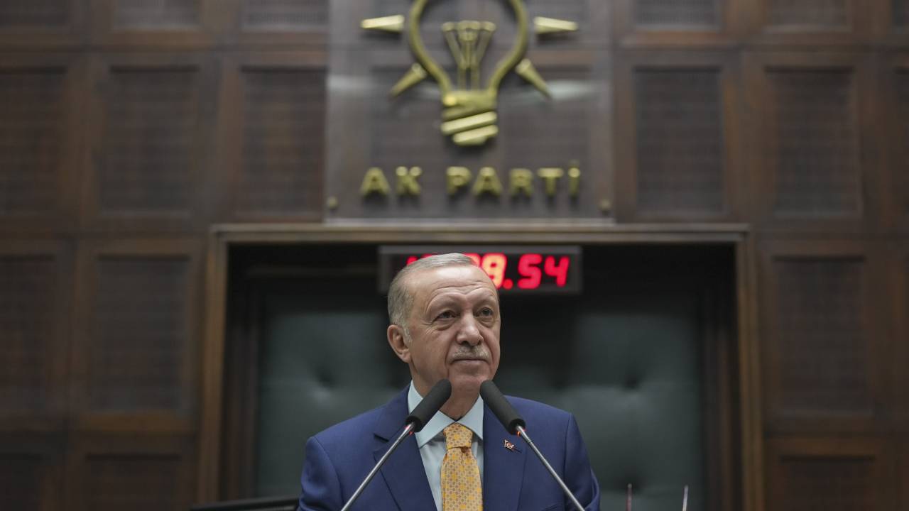 AKP MYK'nin perde arkası: Erdoğan'dan 'olağan kongre' talimatı