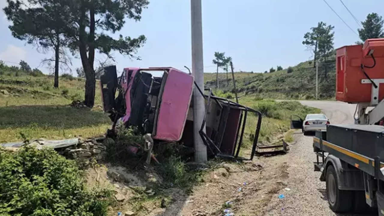 Antalya'da safari araçları çarpıştı: 13'ü turist 16 yaralı