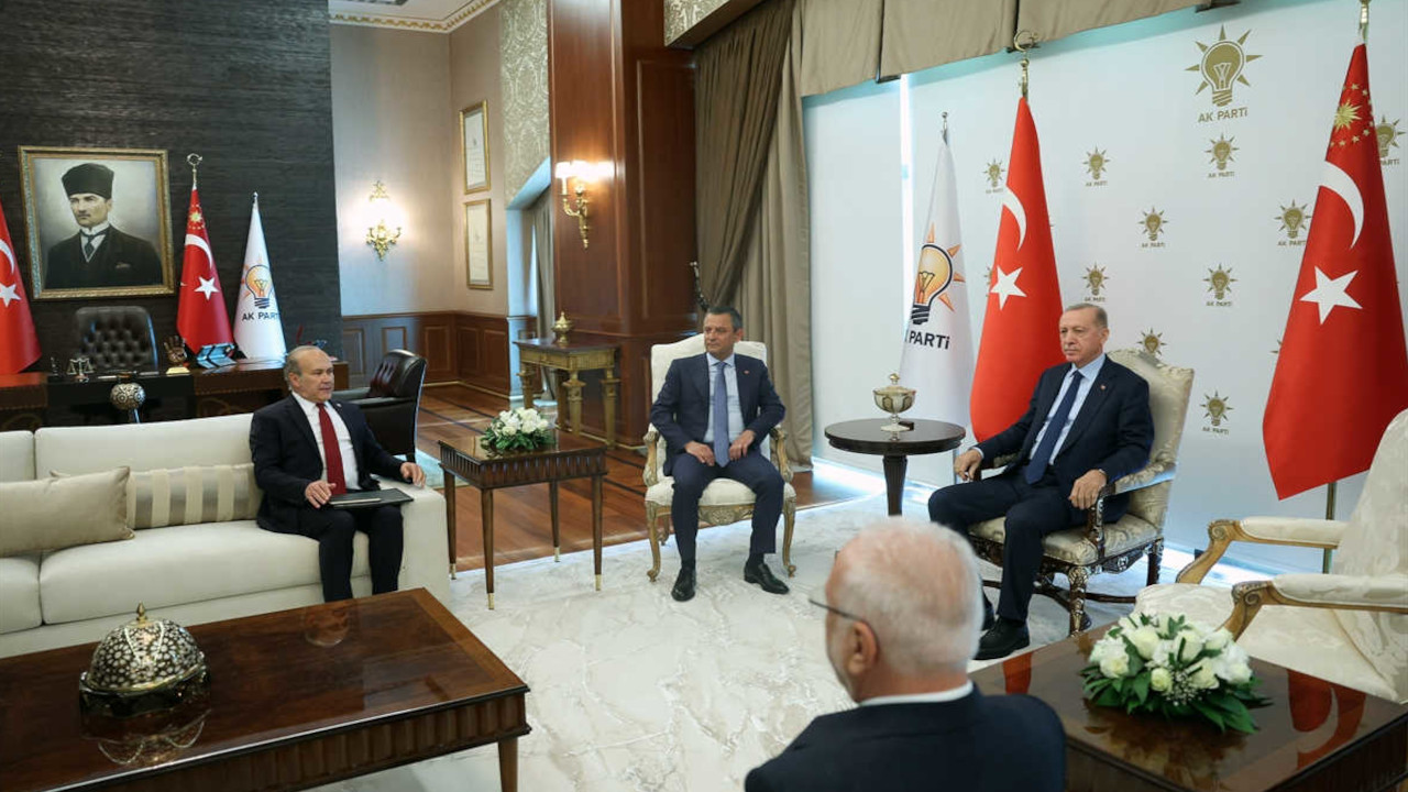 Fotoğraflarla Özgür Özel-Tayyip Erdoğan buluşması: Görüşme hangi katta yapıldı, masada hangi konular var?