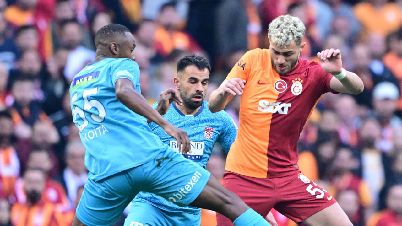 Galatasaray evinde 6-1 galip oldu, Süper lig'in puan rekorunu kırdı