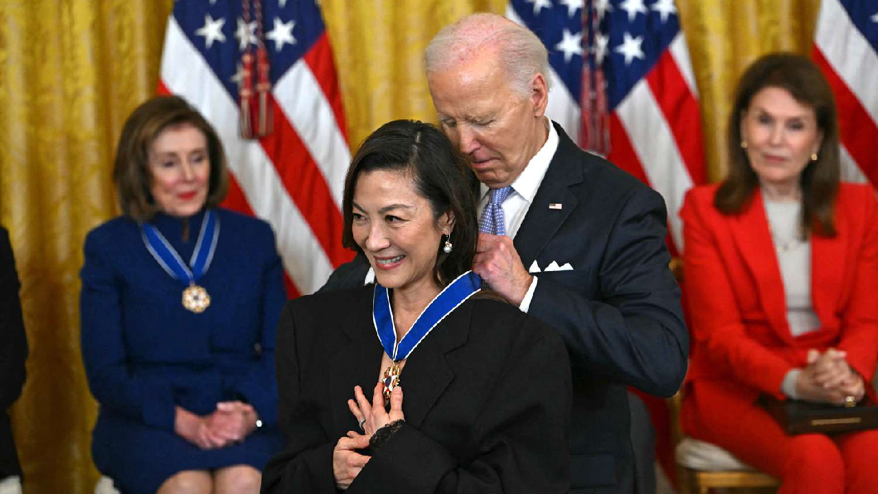 Oscar ödüllü Michelle Yeoh'a 'Özgürlük Madalyası'
