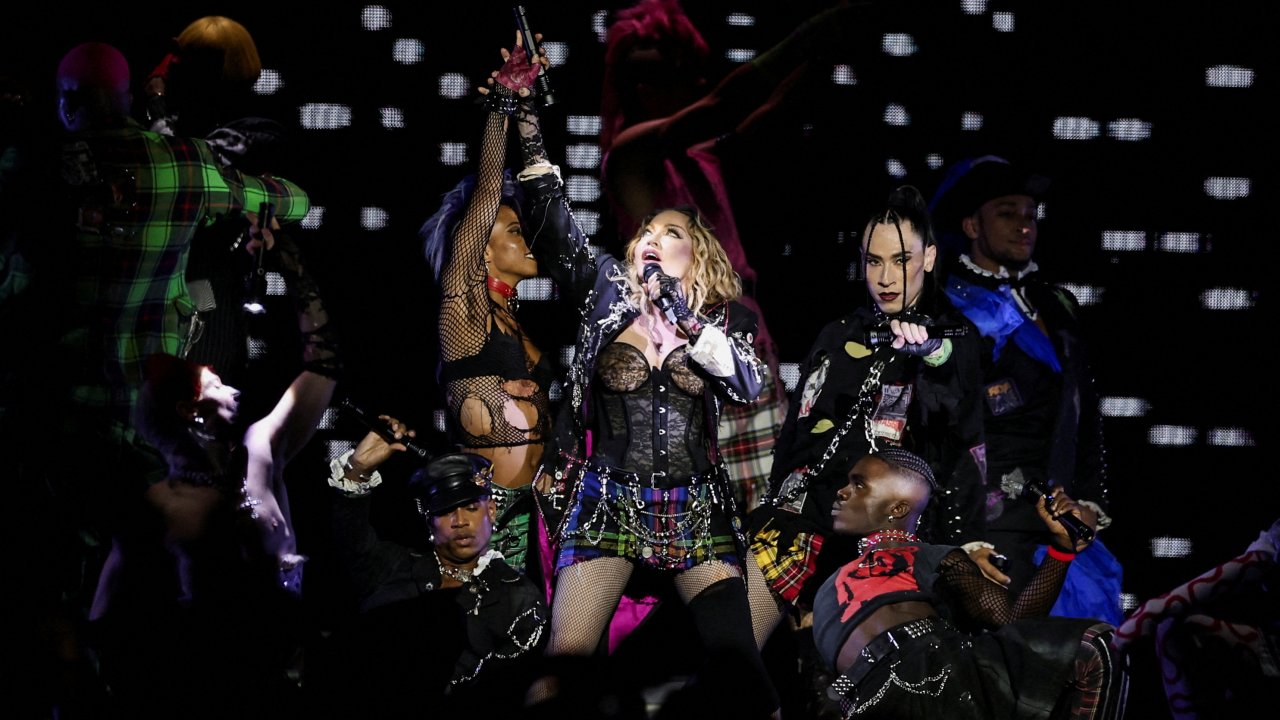Madonna'nın ücretsiz Rio konserini 1.5 milyon kişi izledi