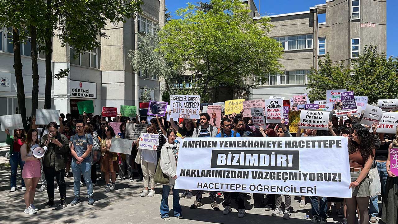 Hacettepe'de öğrenciler yemekhane zammını protesto etti