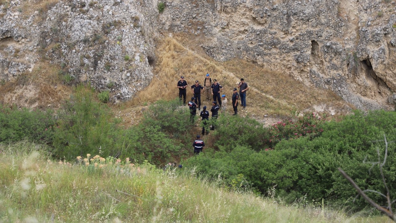 Pamukkale'de kaybolan turistin cesedi kayalık arazide bulundu