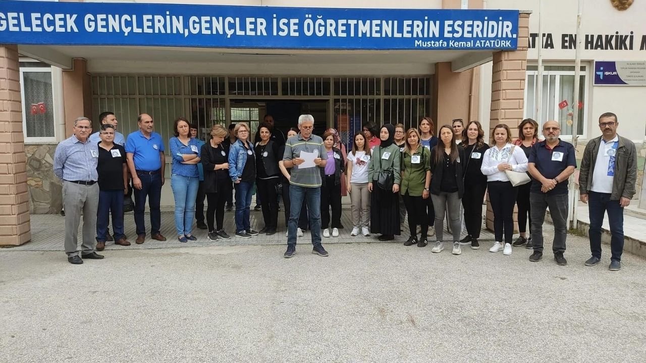 Öğretmen Oktugan'ın öldürülmesi Aydın'da protesto edildi