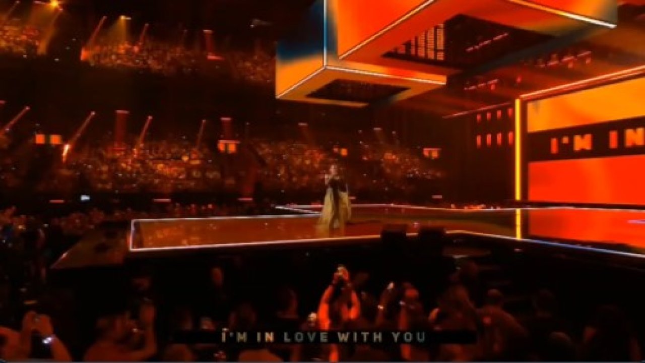 Sertab Erener bu akşam Eurovision'da 'Everyway That I Can' diyecek
