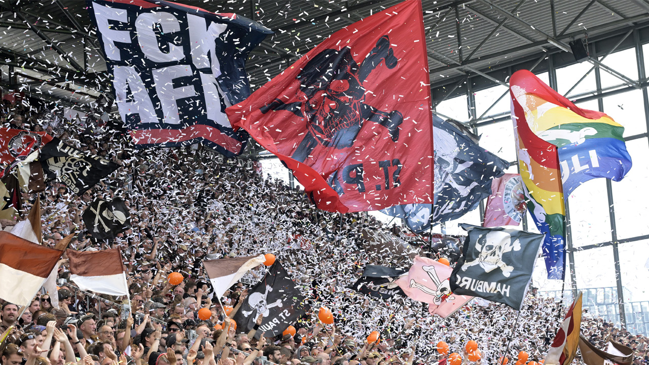 St. Pauli 13 yıl aranın ardından yeniden Bundesliga'da