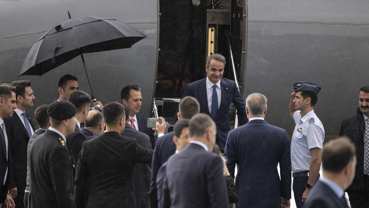 Yunanistan Başbakanı Miçotakis Ankara'ya indi