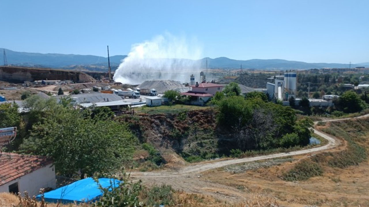 Denizli'de patlayan sondaj kuyusu tehlike saçıyor: Tüm doğayı etkiliyor, tarımsal üretimi sonlandırıyor