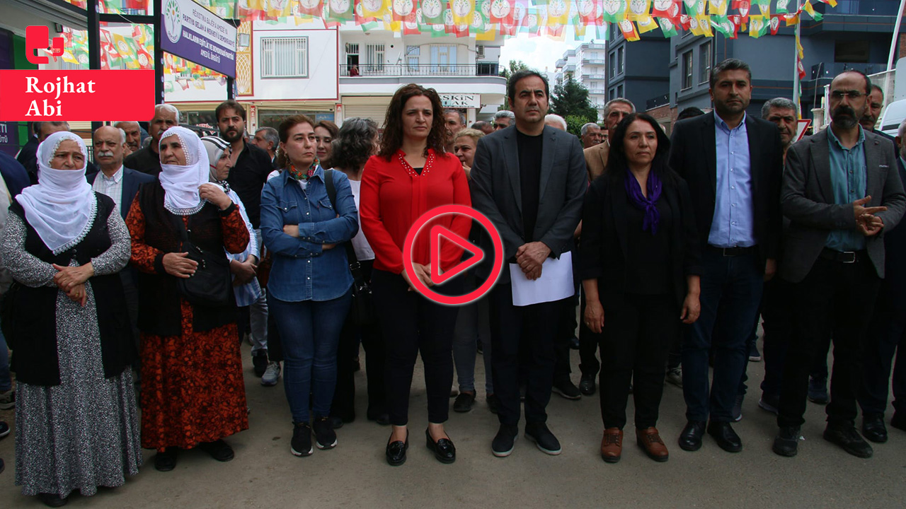 Kobanê Davası Diyarbakır'da protesto edildi: 'Kumpaslar, haklı davamızı geriletmeyecek'